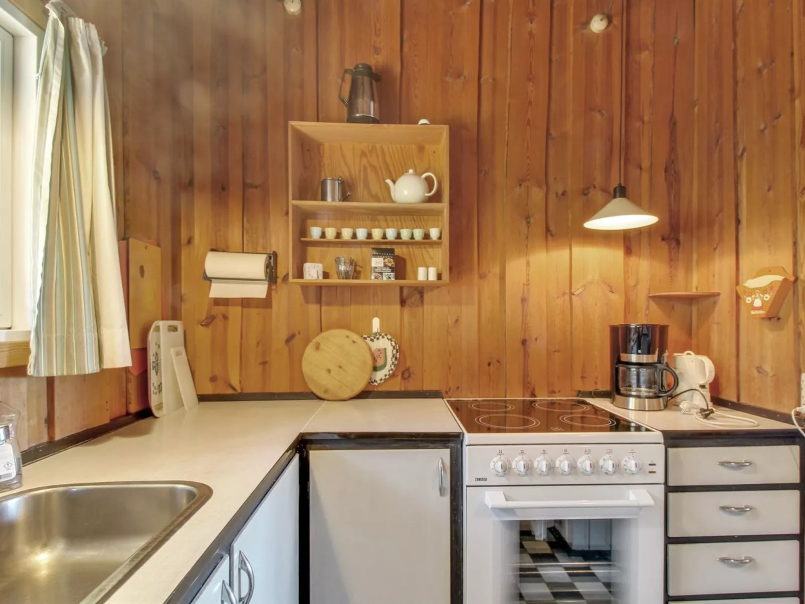 "Ernst" - 700m from the sea-Dedans