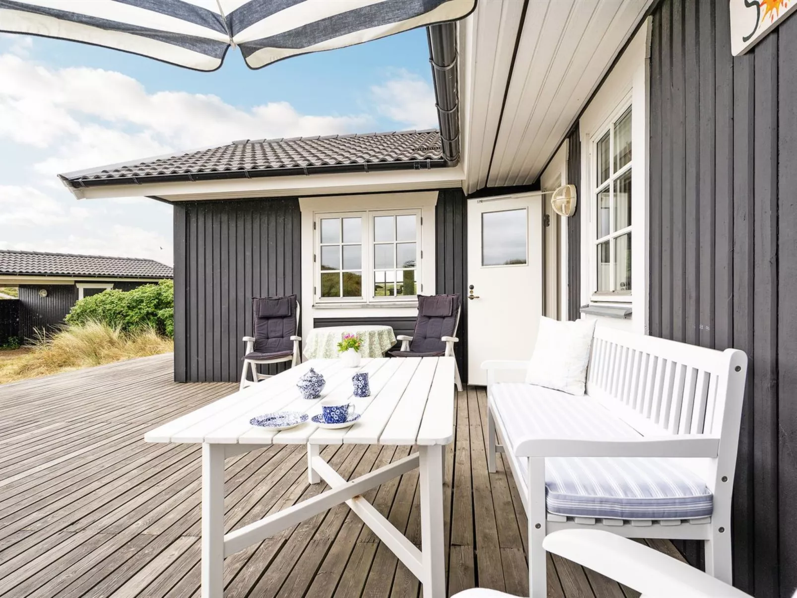 "Aise" - 75m from the sea-Outside