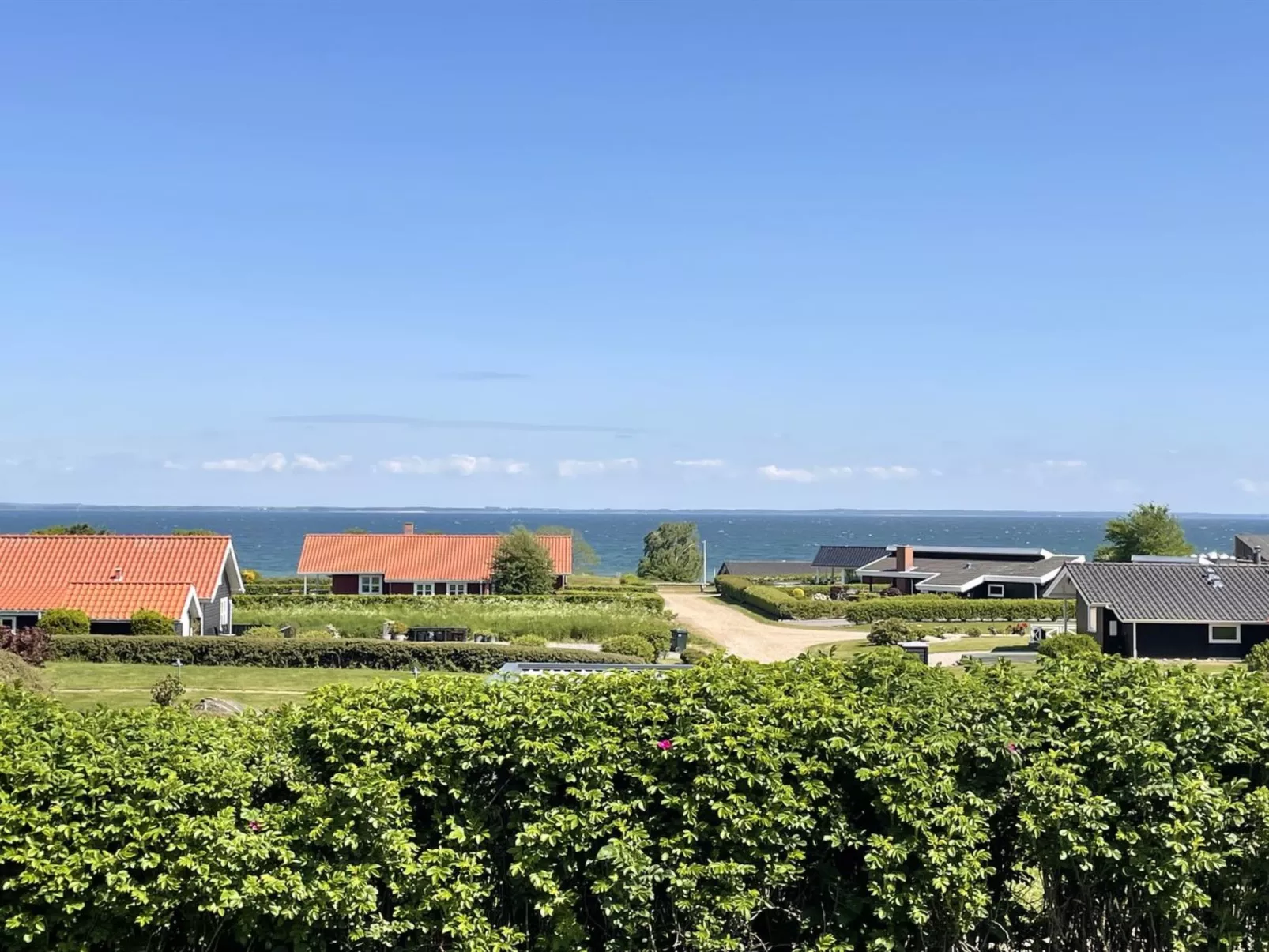 "Ely" - 300m from the sea-Outside