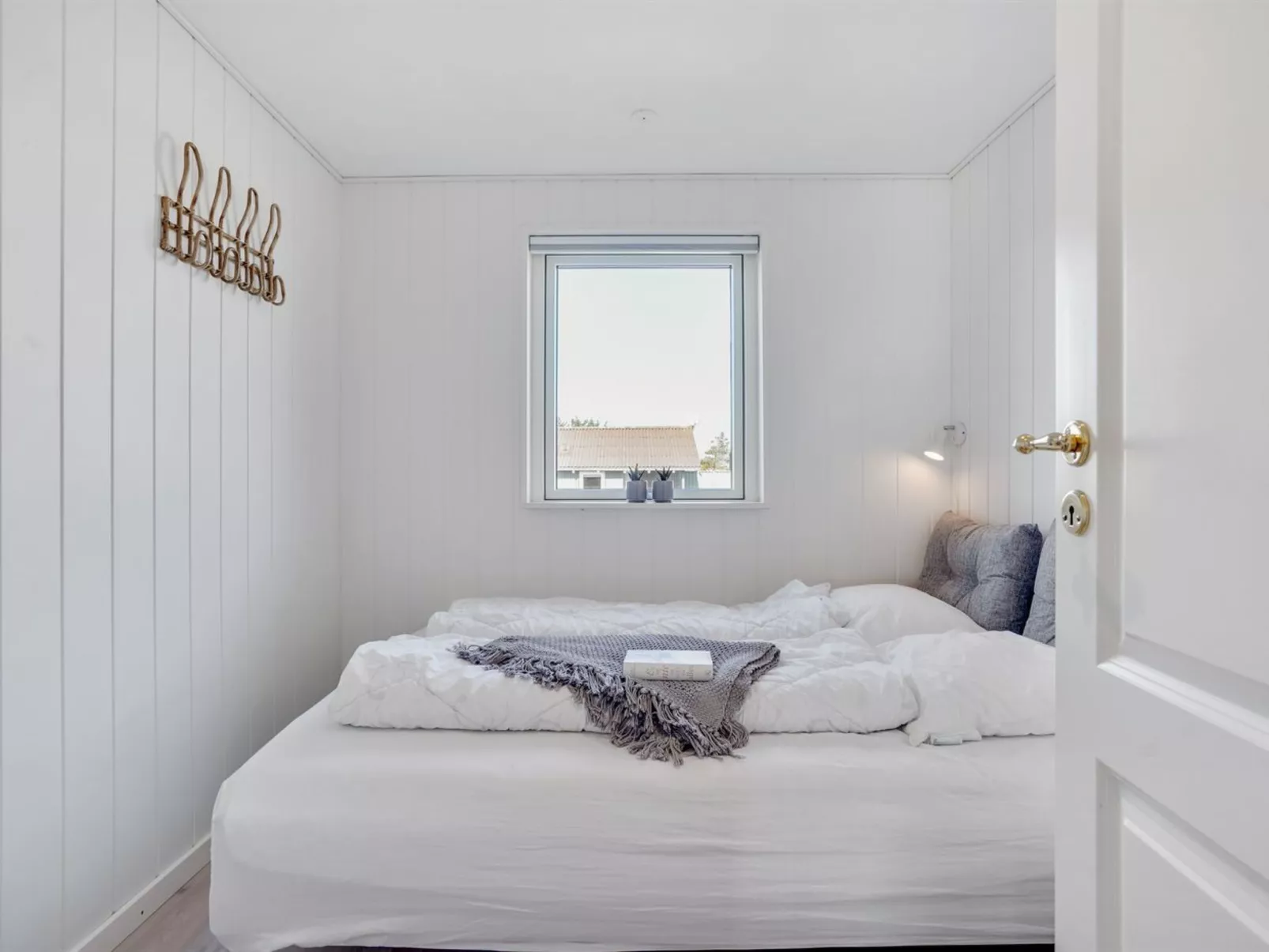 "Sotir" -  from the sea-Inside