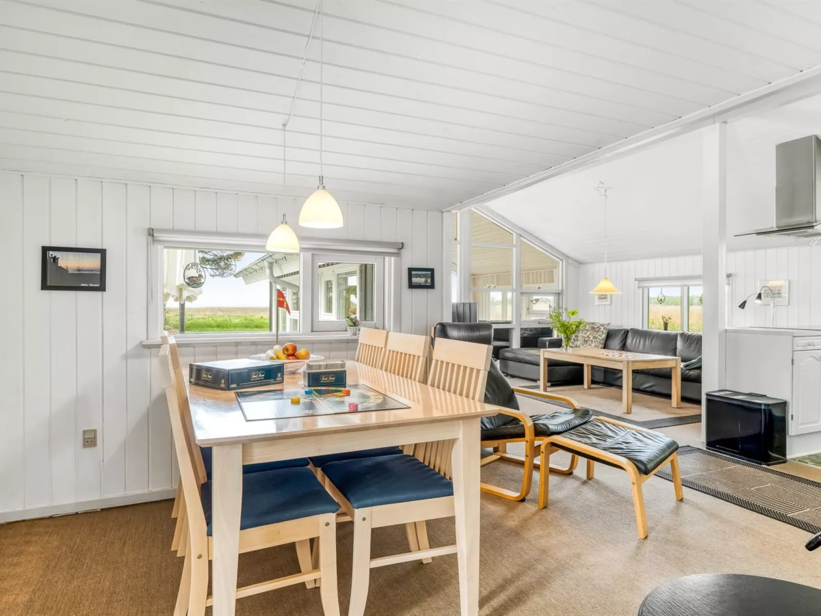 "Eske" - 200m to the fjord-Inside