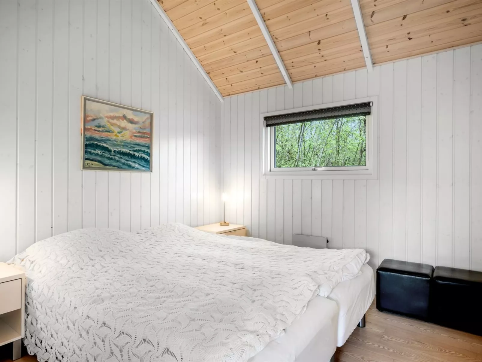 "Ketilbiorn" - 1.2km to the fjord-Inside