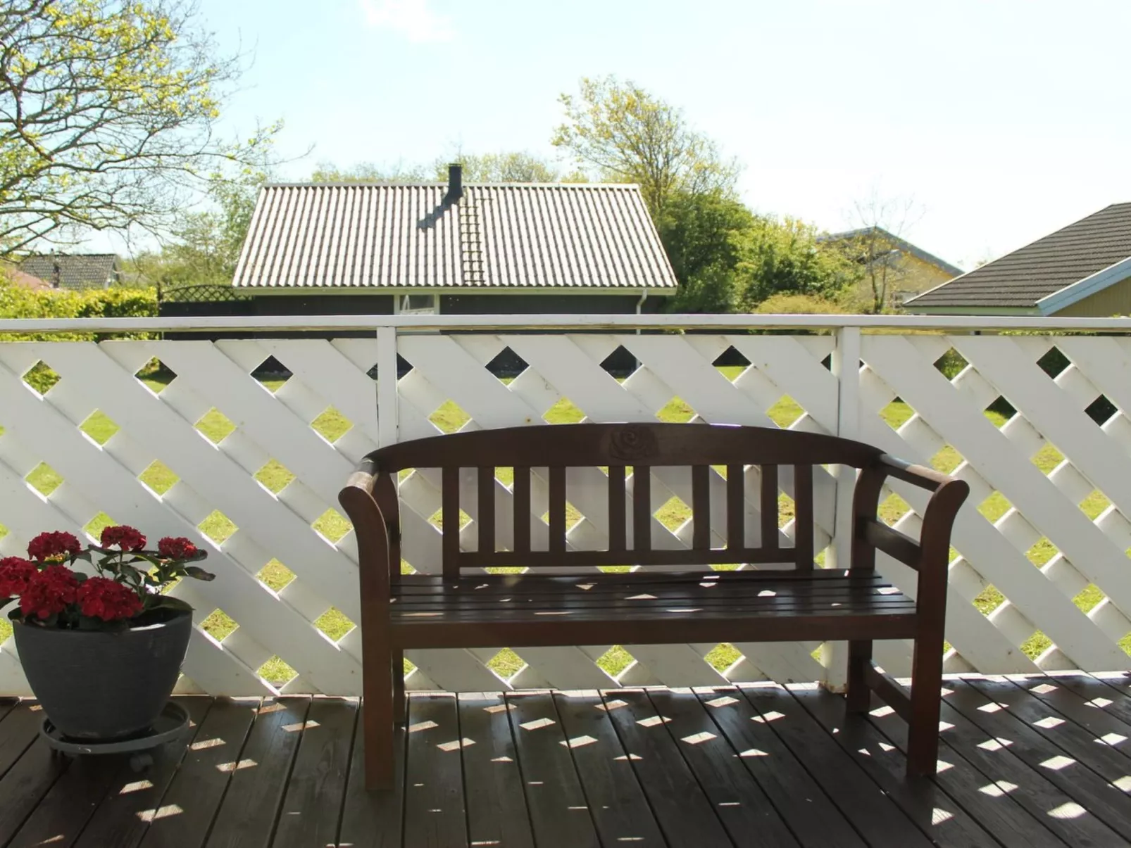 "Yara" - 1km to the fjord-Outside