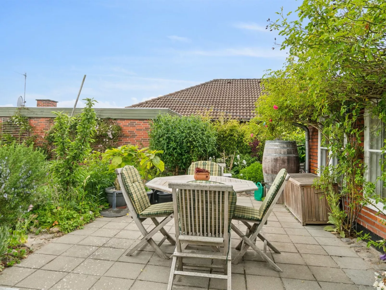 "Varma" - 25m from the sea-Draußen