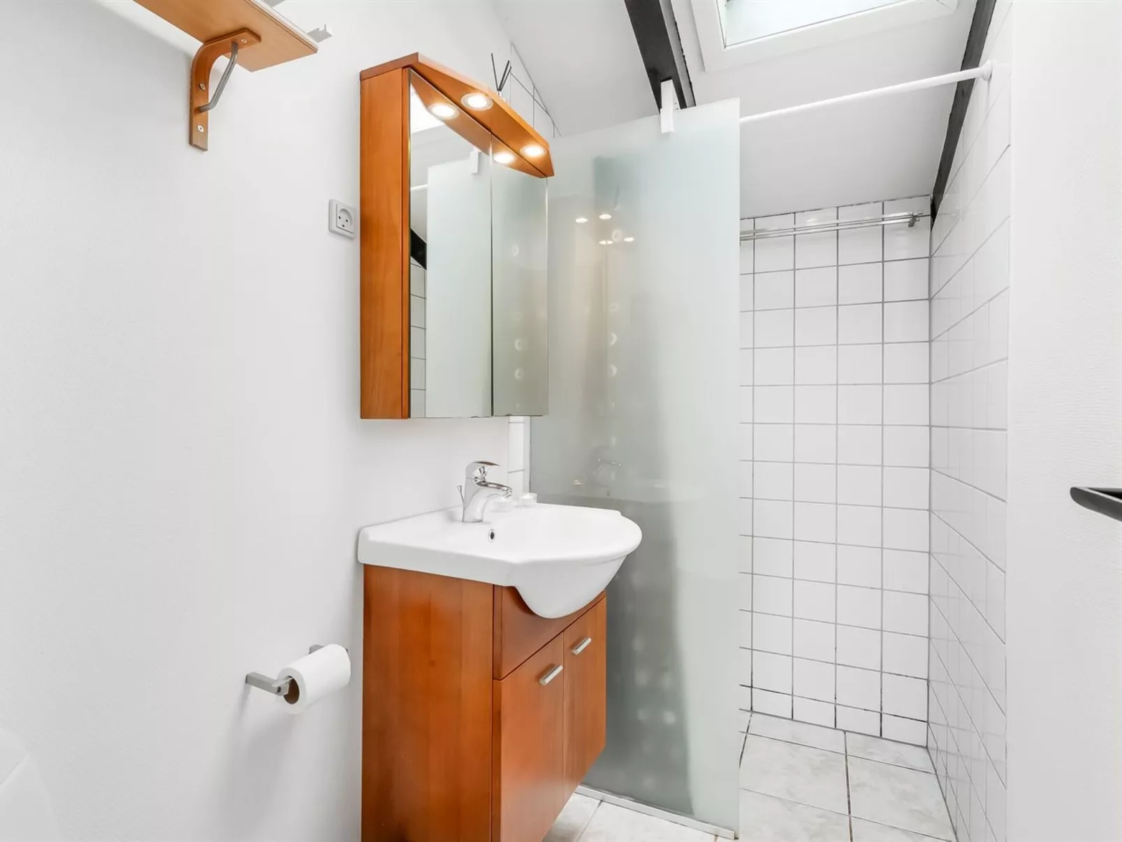 "Miikka" - 800m to the fjord-Drinnen