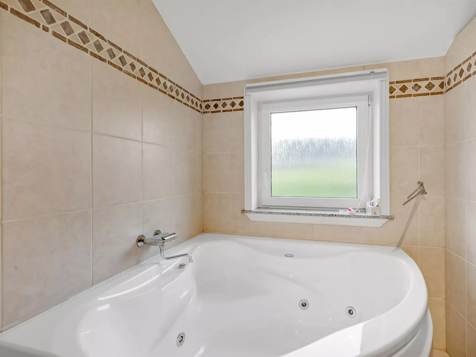 "Ingbritt" - 700m to the fjord-Drinnen