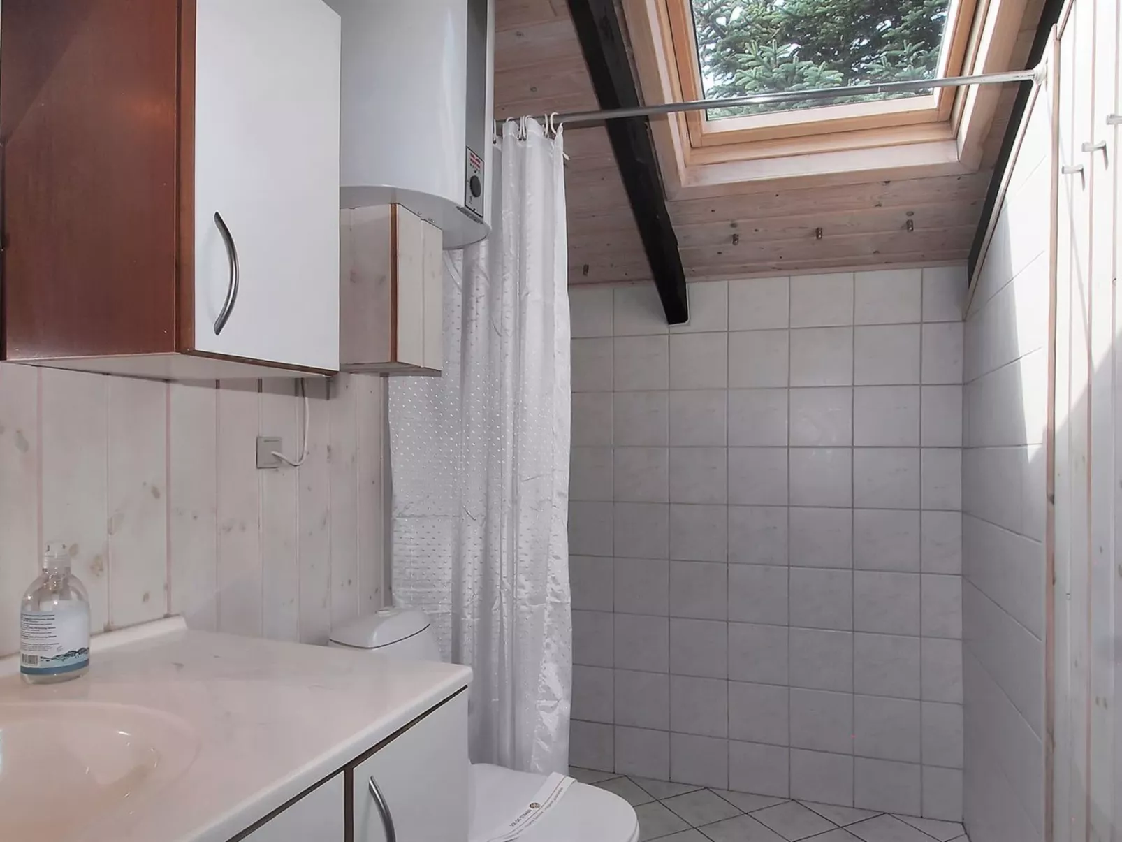 "Throkil" - 450m to the fjord-Drinnen