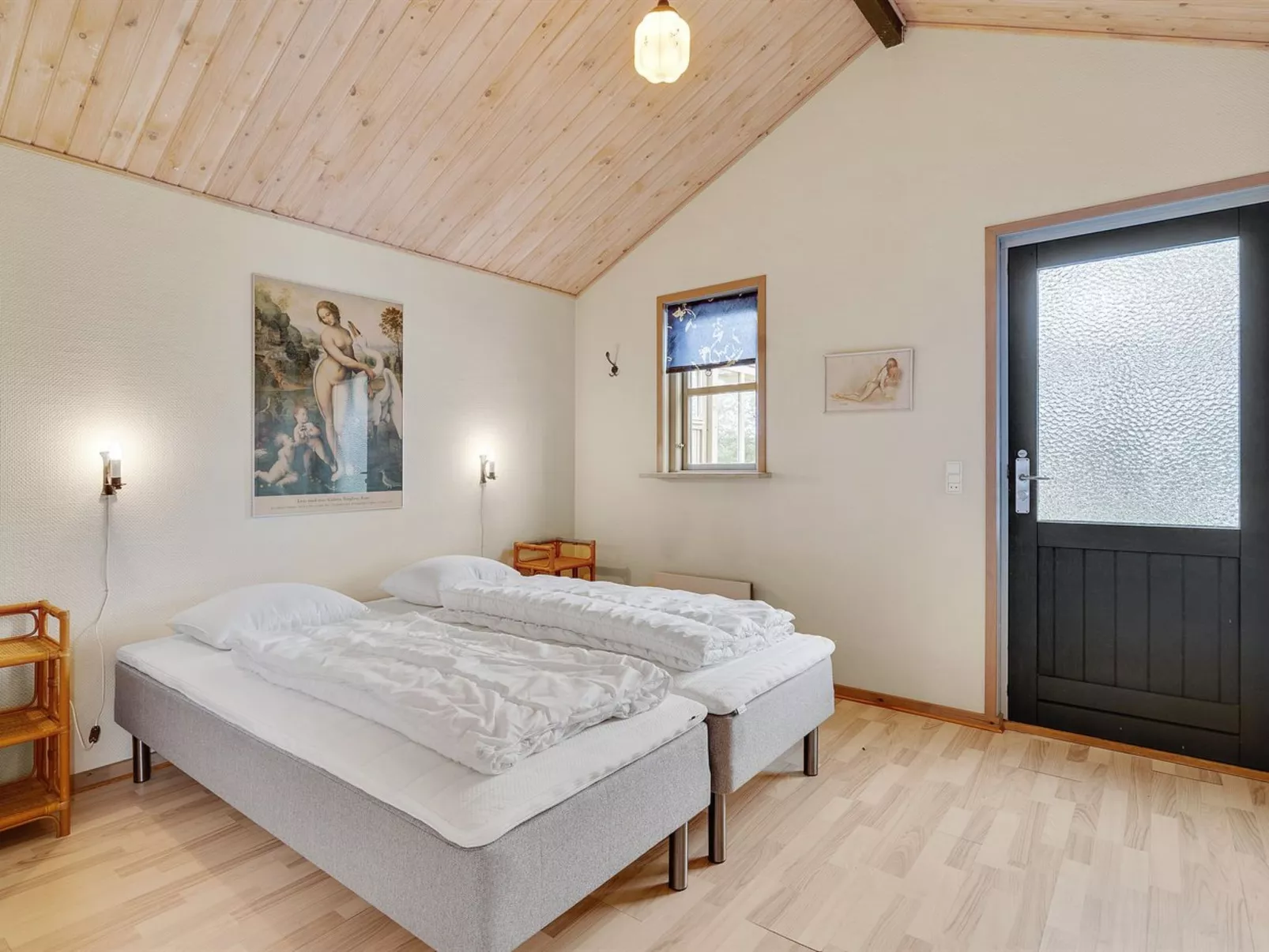 "Raika" - 450m to the fjord-Inside