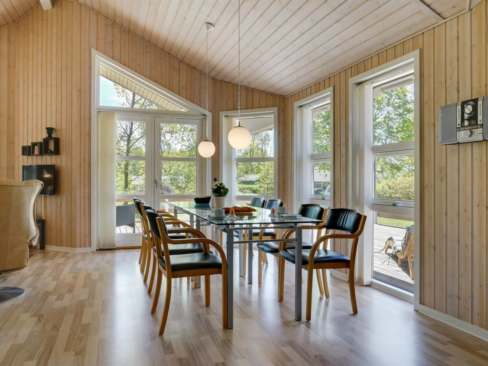 "Ebbi" - 36km from the sea-Inside