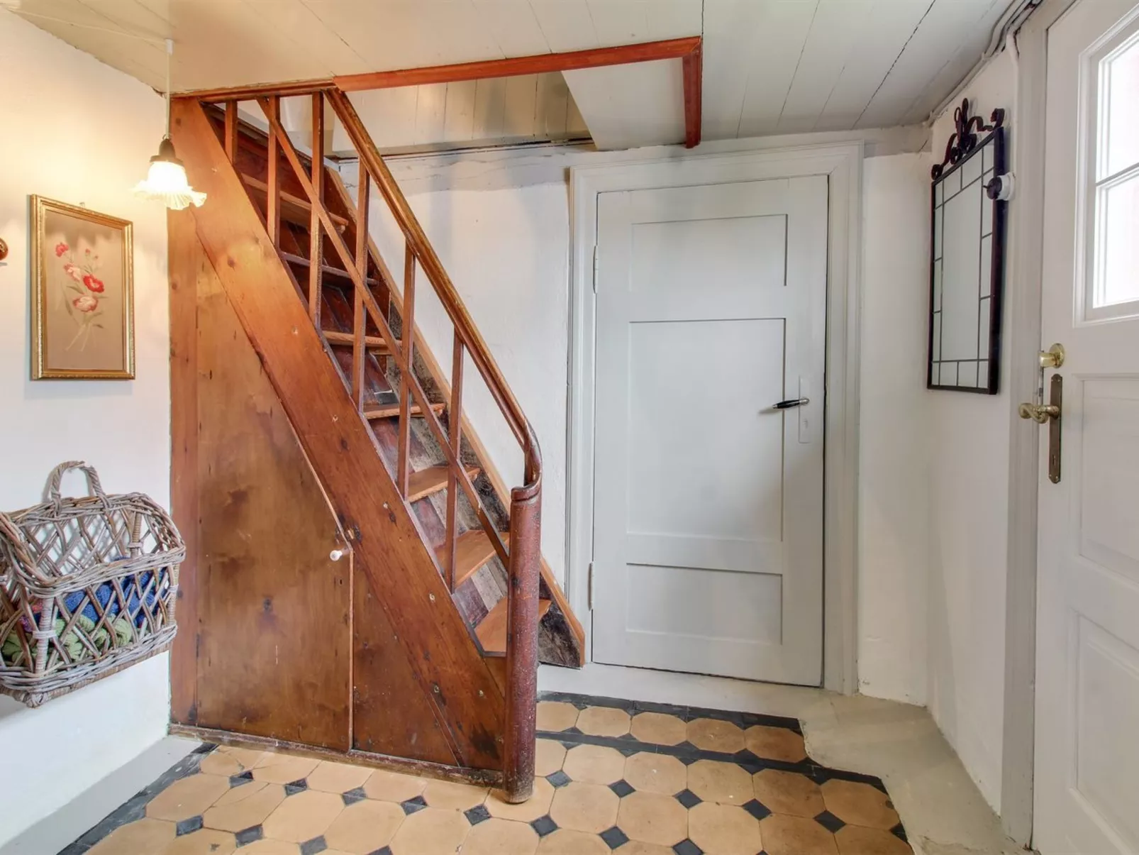 "Saarah" - 25km from the sea-Inside