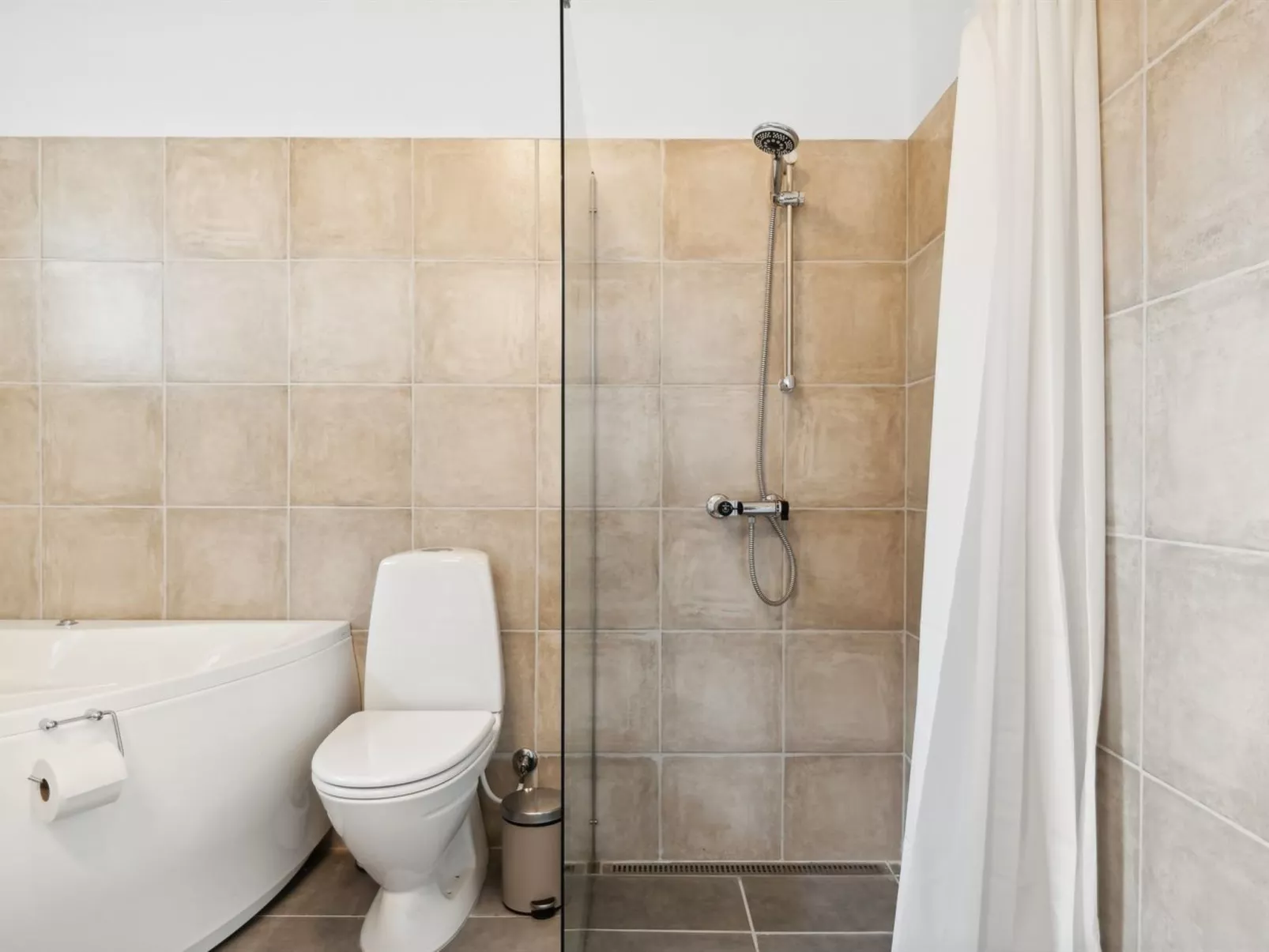 "Human" - 10.5km from the sea-Inside