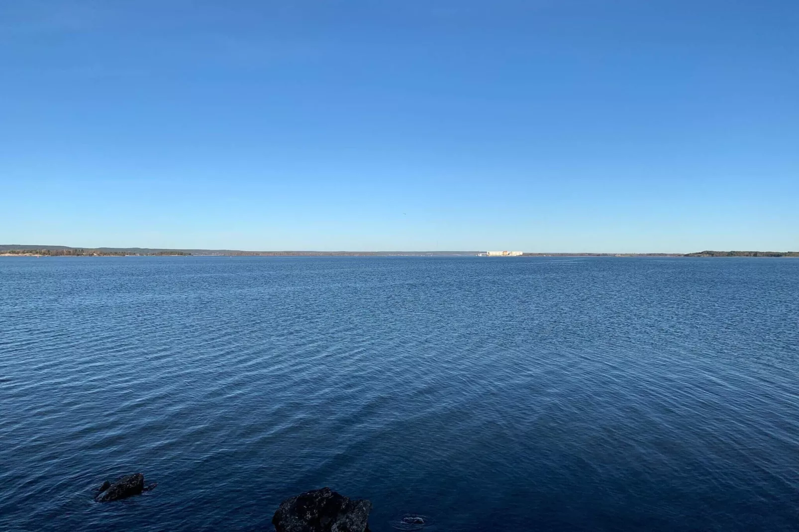Gîte avec jacuzzi à Rejmyre-Vue sur l'eau
