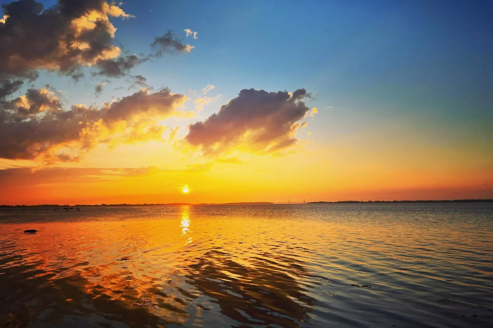 Seafront Holiday Home with Hot Tub-Water view