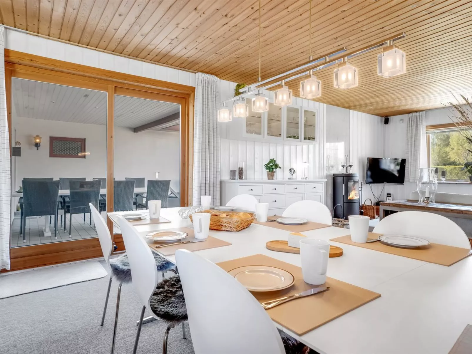 "Hakon" - 550m from the sea-Drinnen