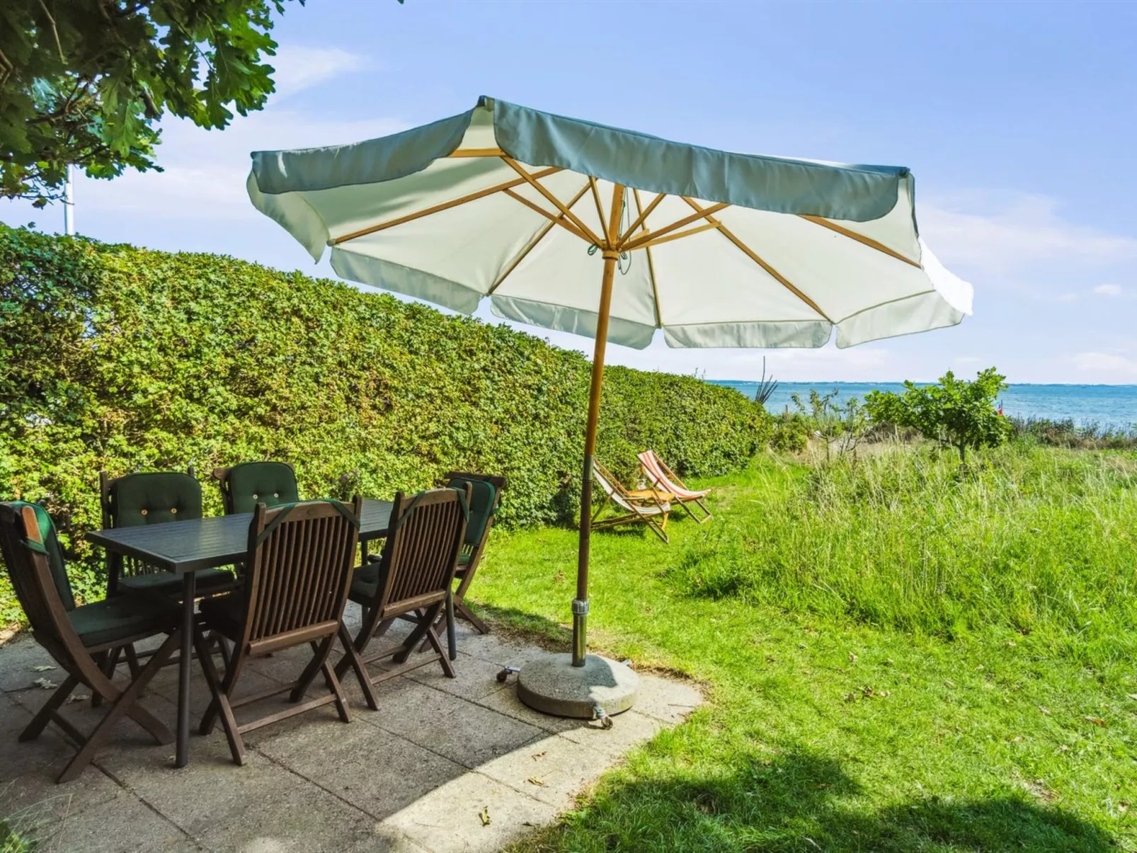 "Snari" - 10m from the sea-Draußen