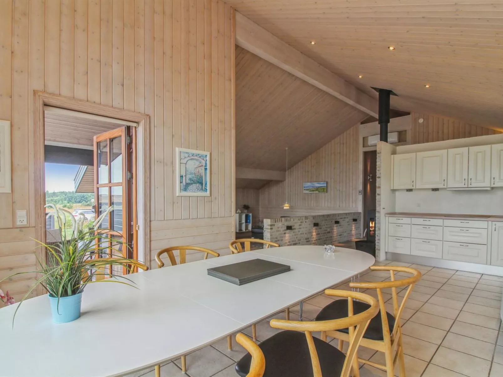 "Ran" - 1.5km from the sea-Dedans