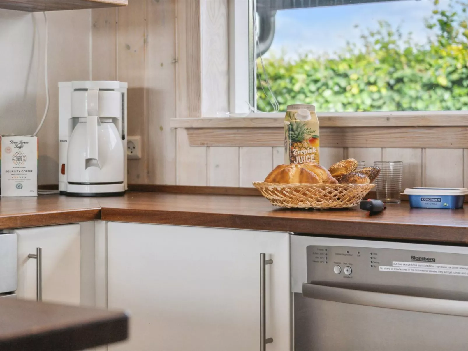 "Miriam" - 400m from the sea-Inside