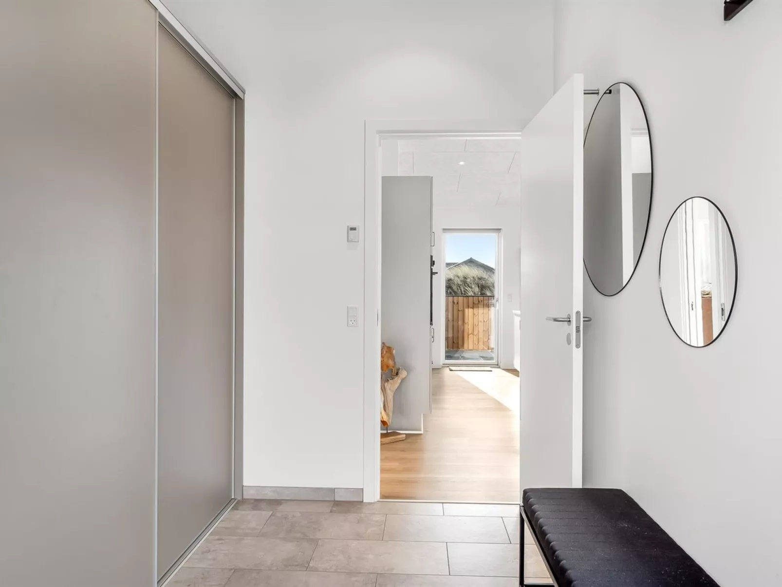 "Waldar" -  from the sea-Inside