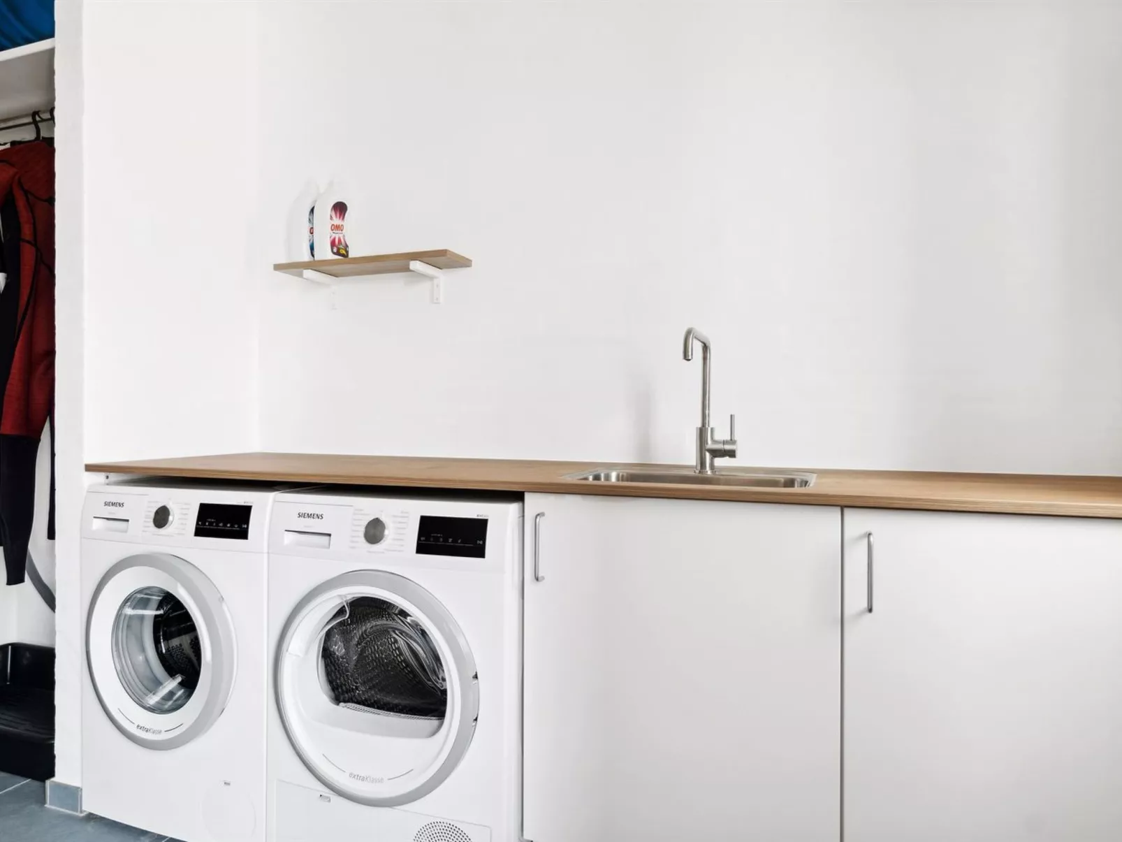 "Yakari" - 1km from the sea-Inside