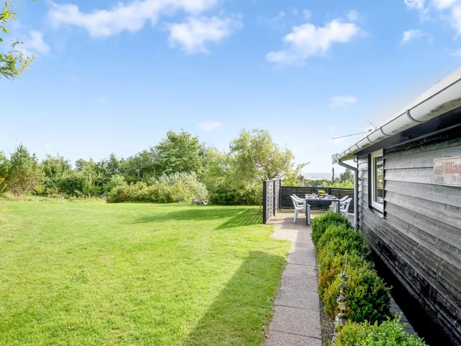 "Dimo" - 300m to the fjord-Outside