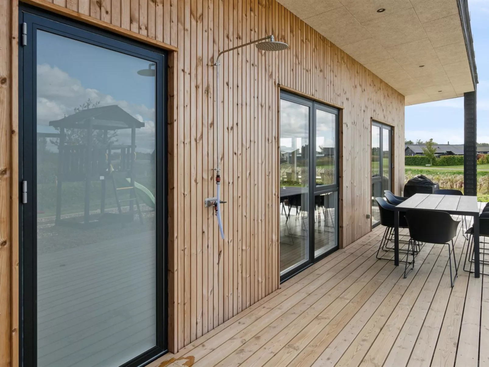 "Harrieth" - 300m from the sea-Outside