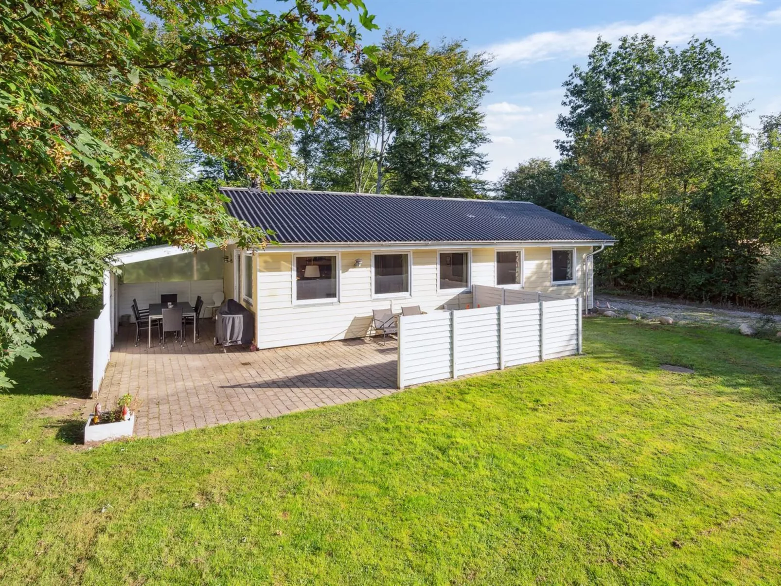 "Viljo" - 30km from the sea-Outside