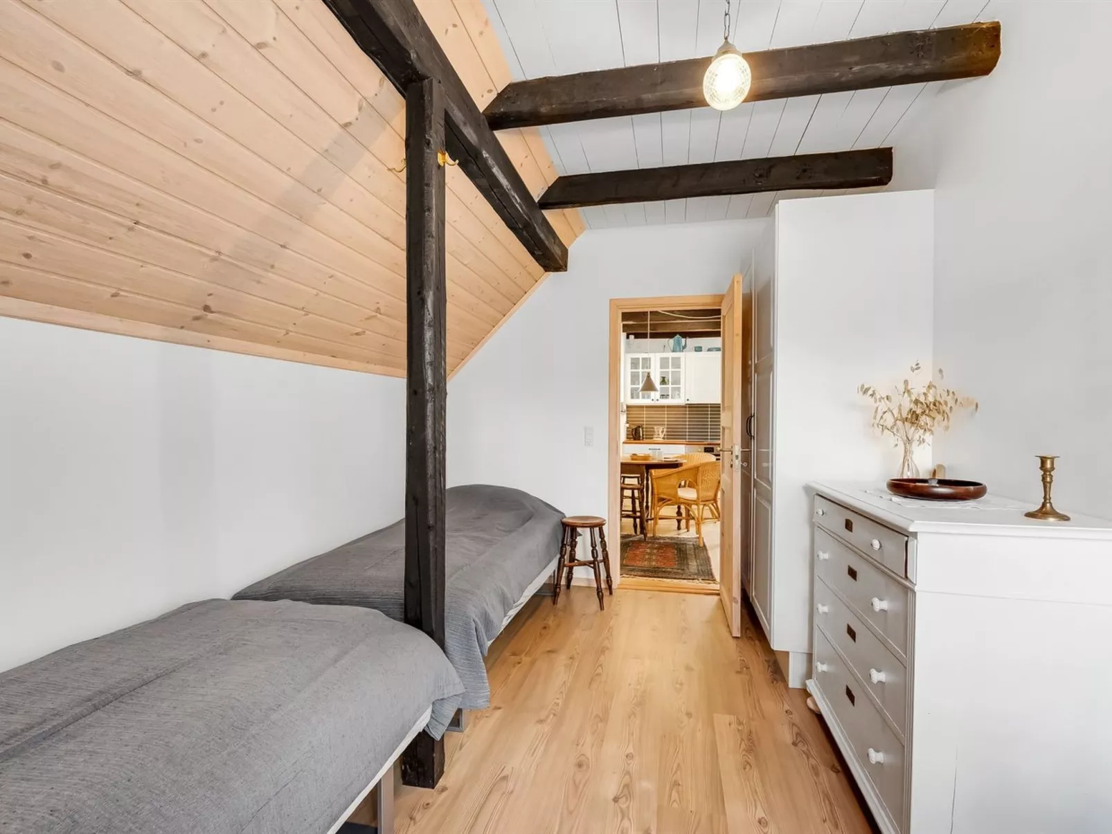 "Enya" - 1.2km from the sea-Dedans