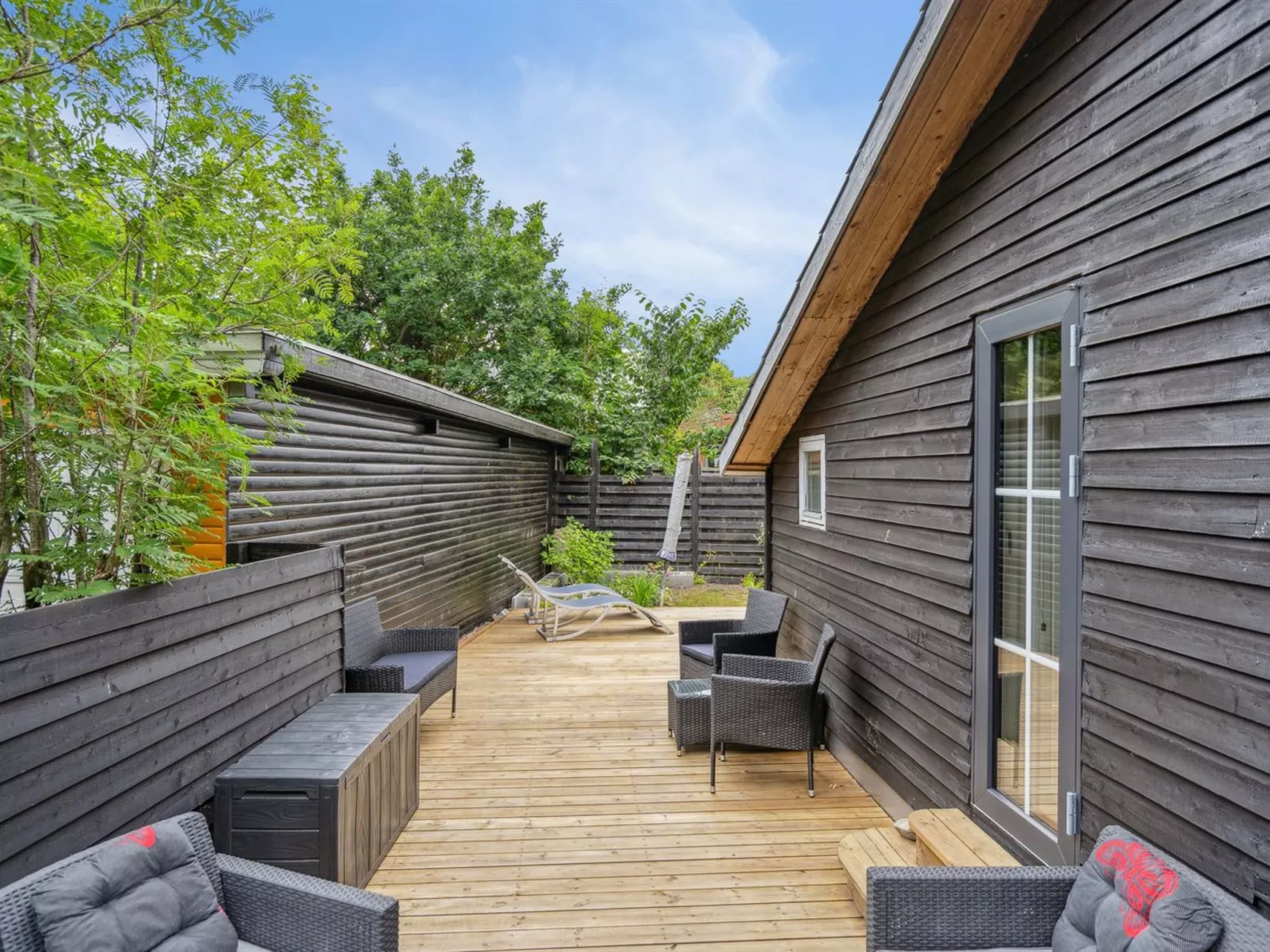 "Tjarven" - 300m from the sea-Outside