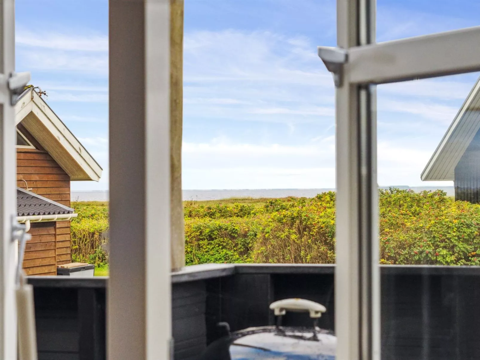 "Benni" - 75m to the fjord-Outside