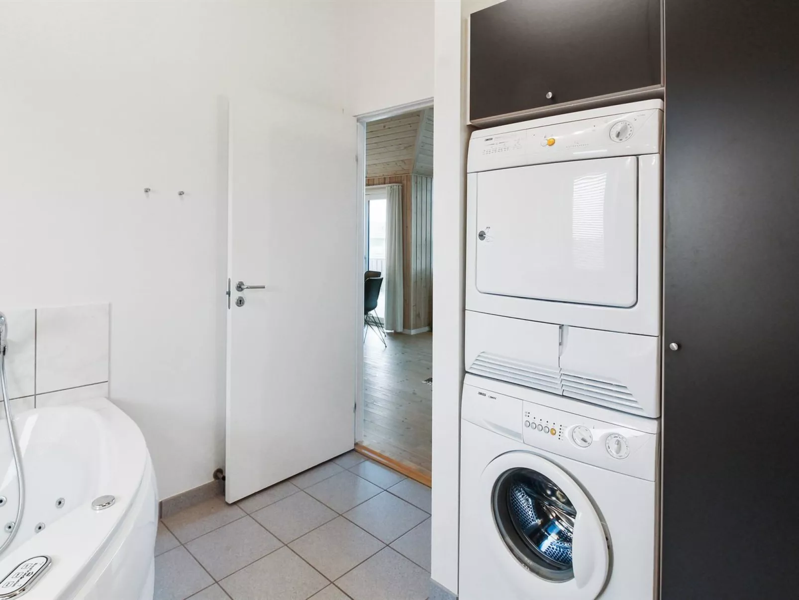 "Ilkka" - 400m from the sea-Inside