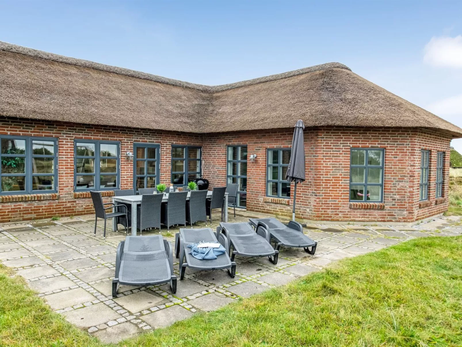 "Axeline" - 300m from the sea-Draußen