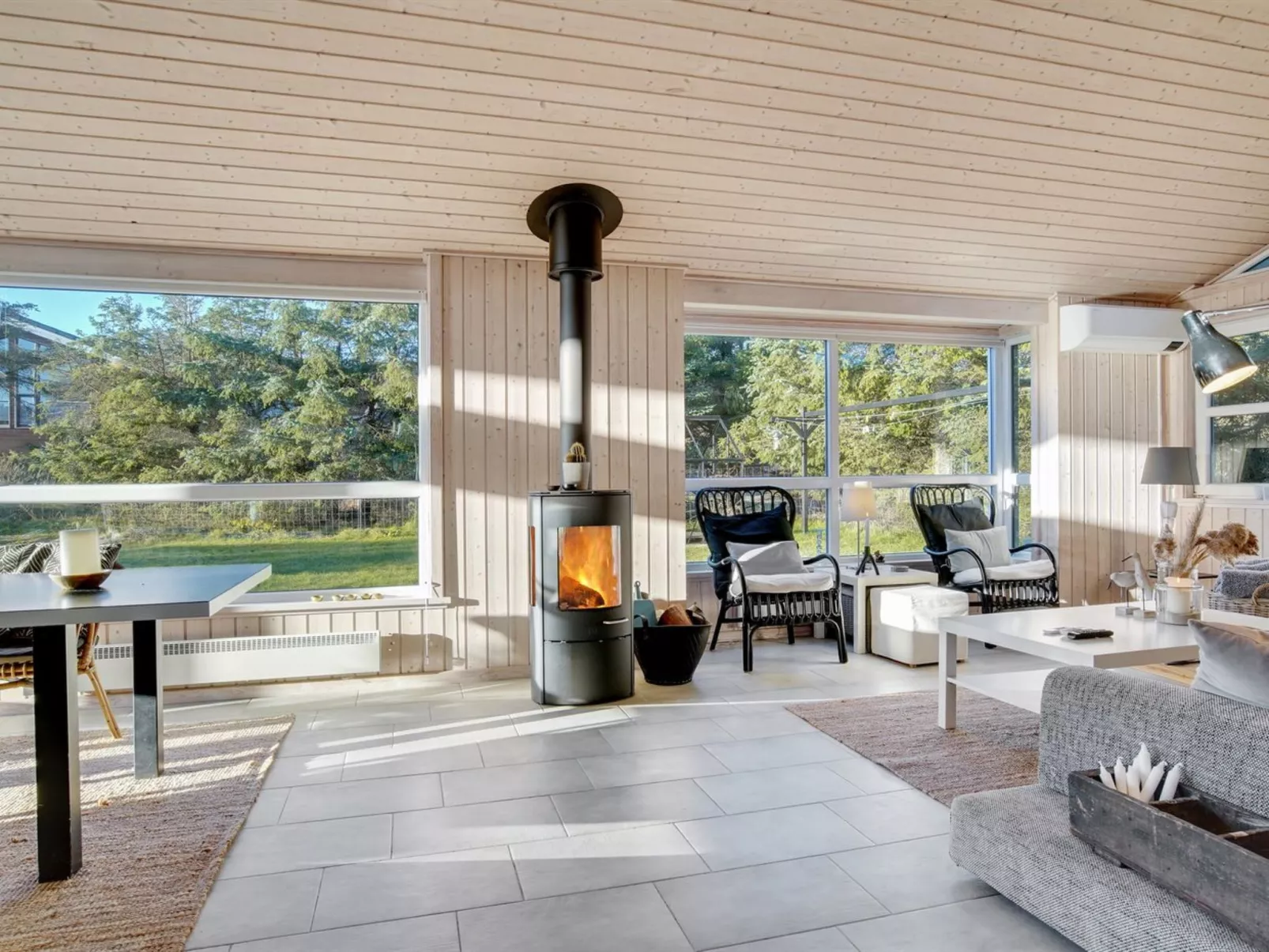 "Gun" - 450m from the sea-Dedans