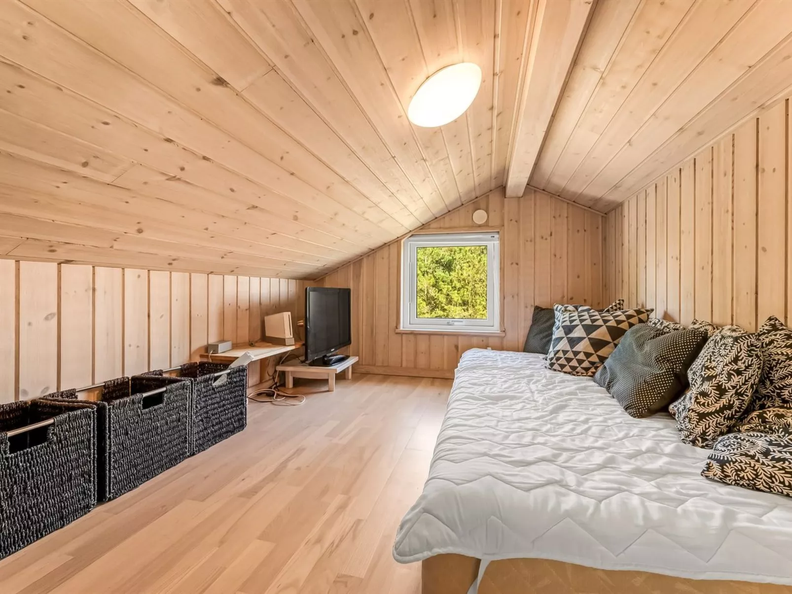 "Rekke" - 300m to the fjord-Dedans