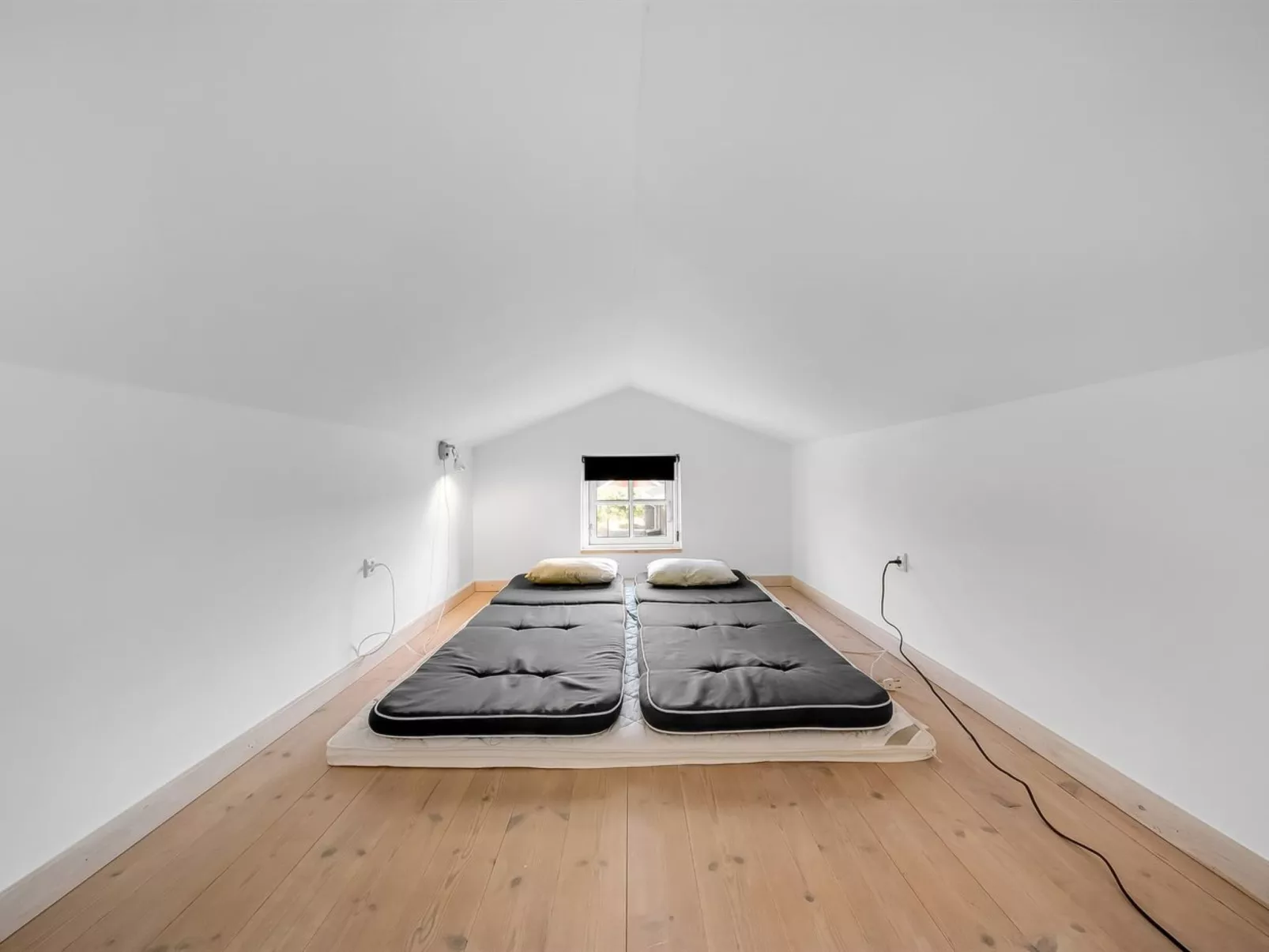 "Albertina" - 300m to the fjord-Inside