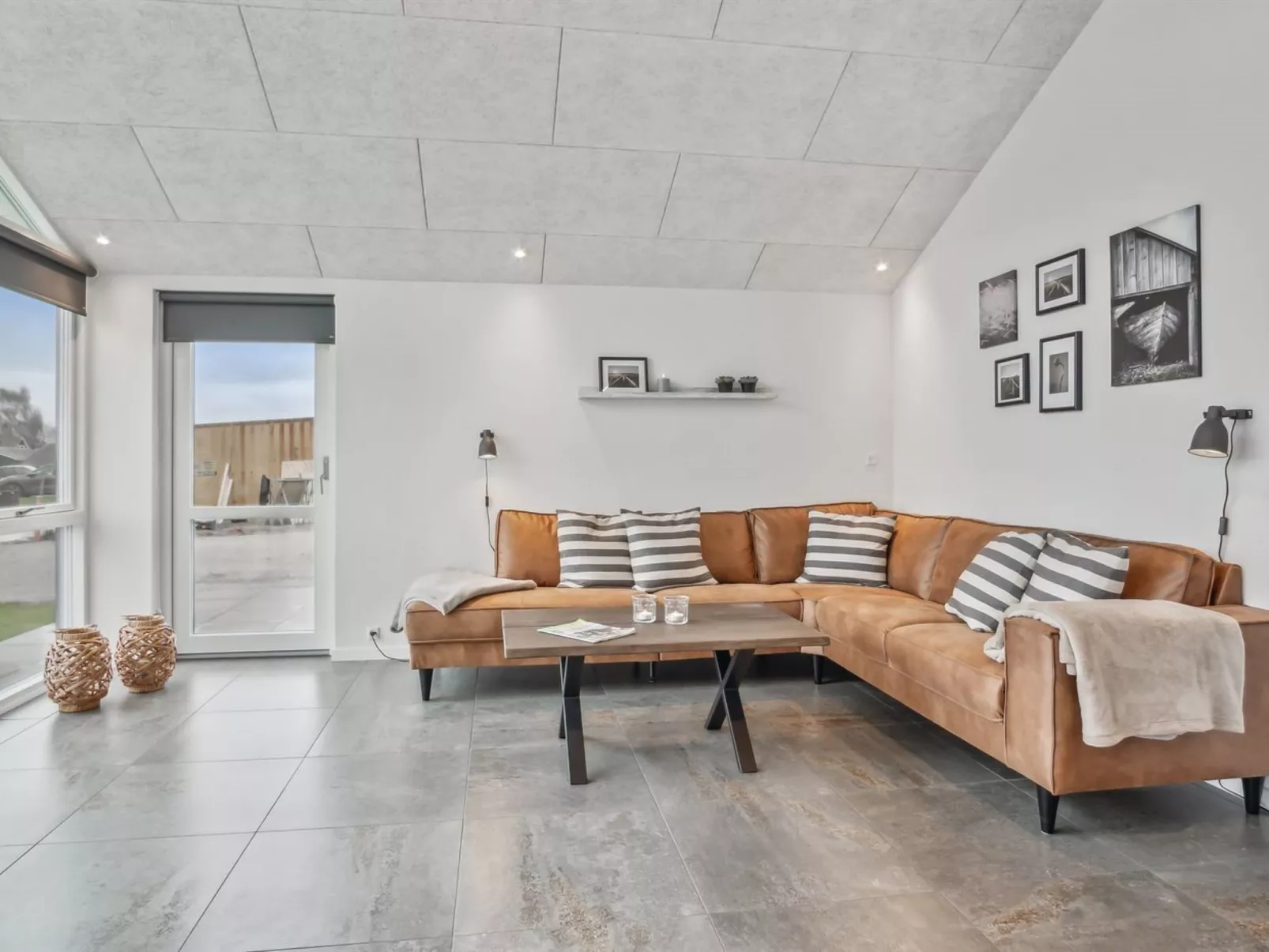 "Clare" - 100m from the sea-Inside