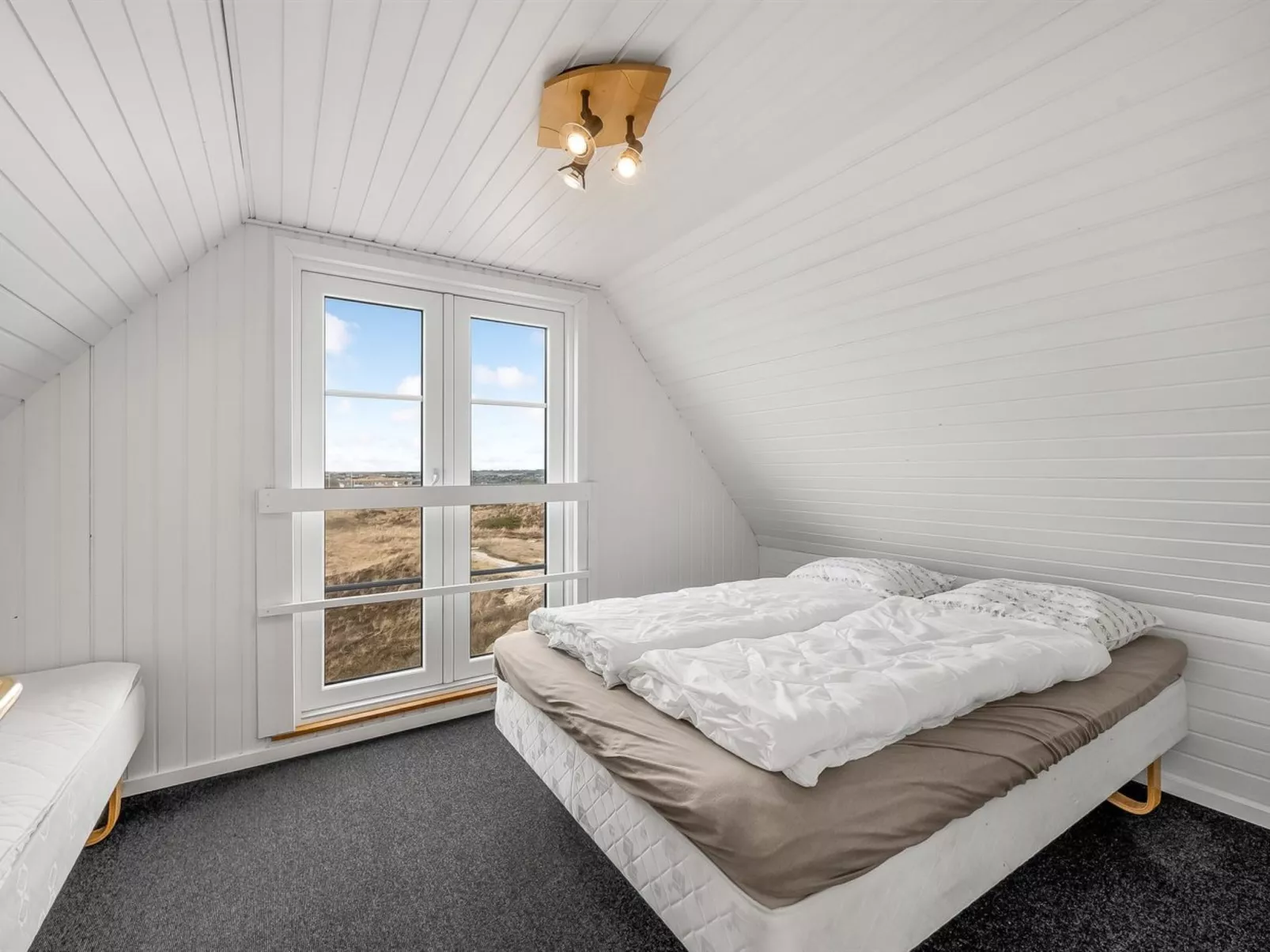 "Venla" -  from the sea-Drinnen