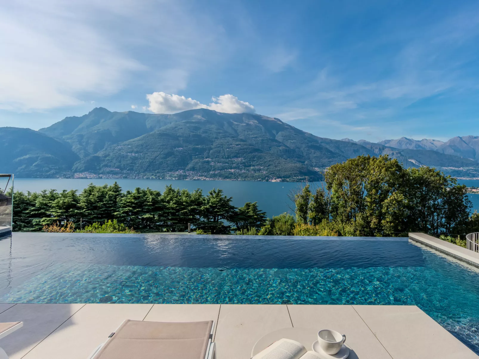 La Terrazza sul Lago-Outside