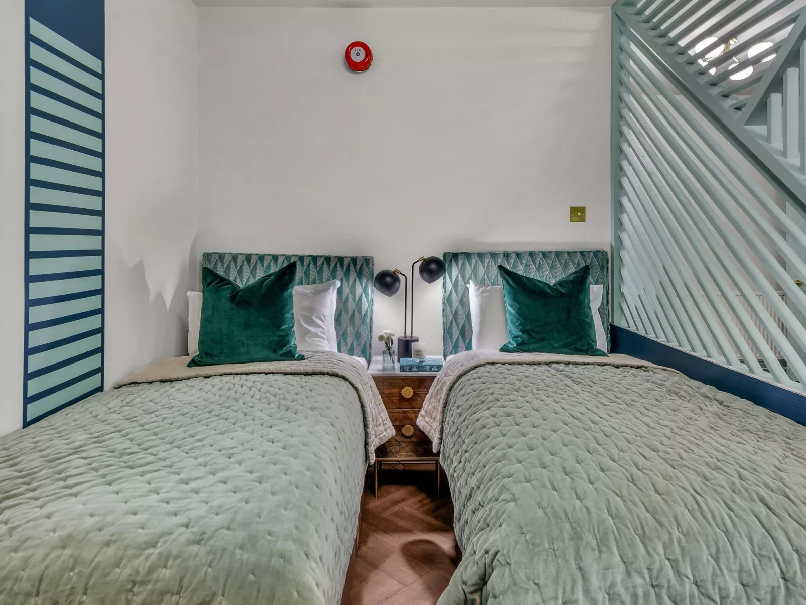 Kensington Lower Studio-Dedans