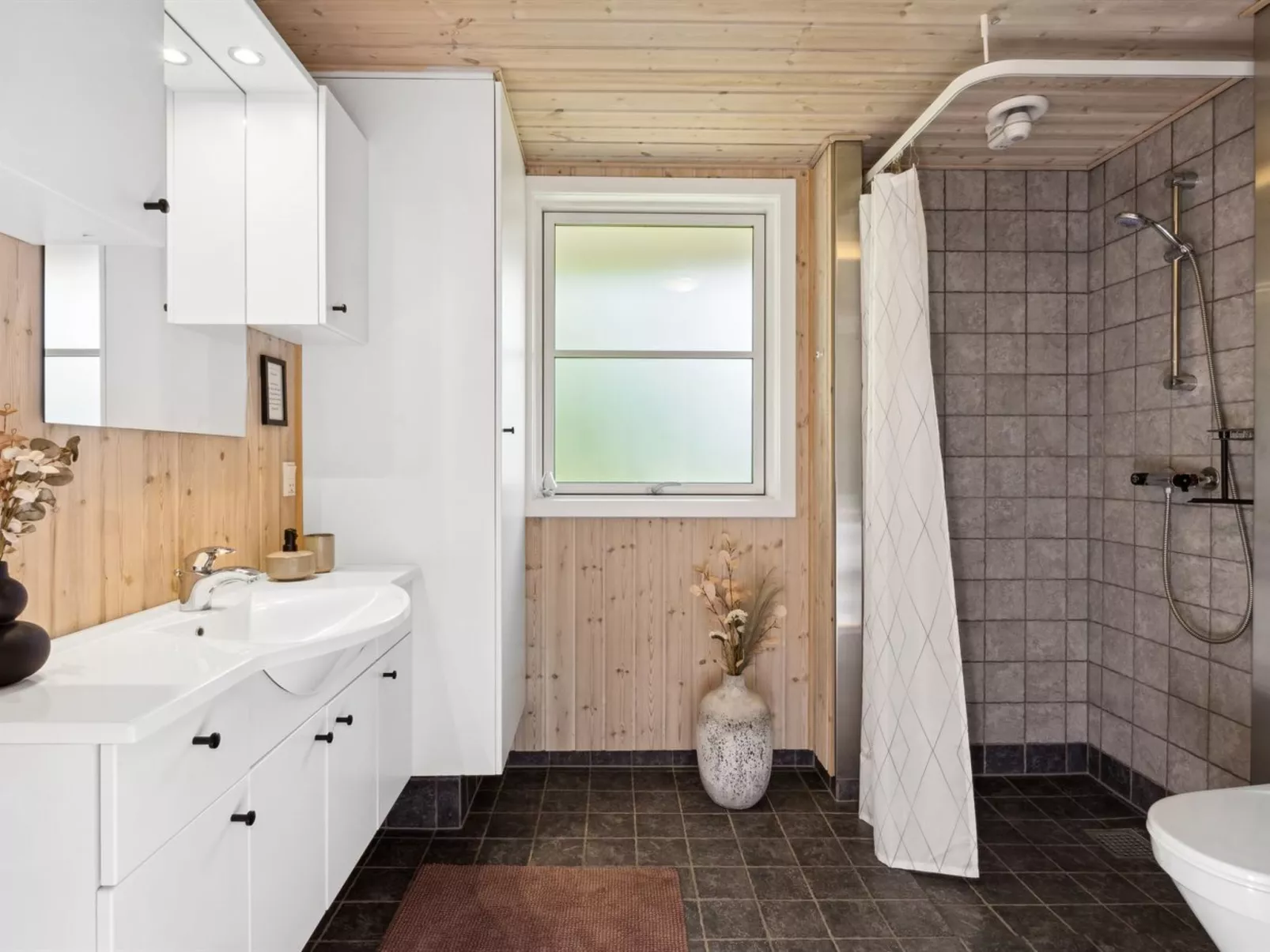 "Melvin" - 700m from the sea-Inside