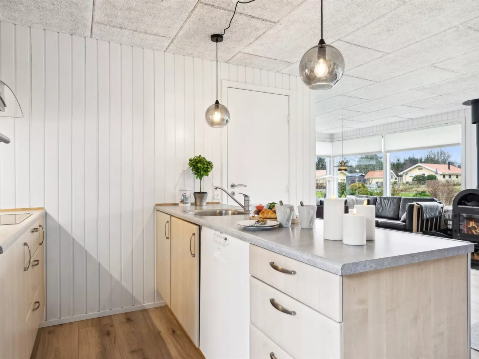 "Marielouise" -  from the sea-Drinnen