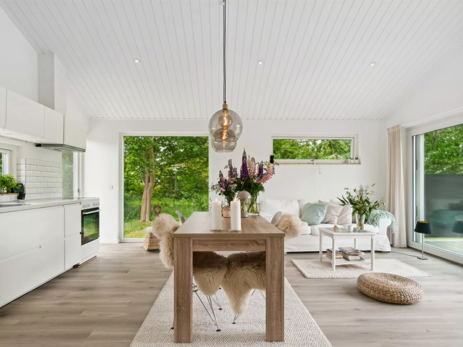 "Sys" - 150m from the sea-Inside