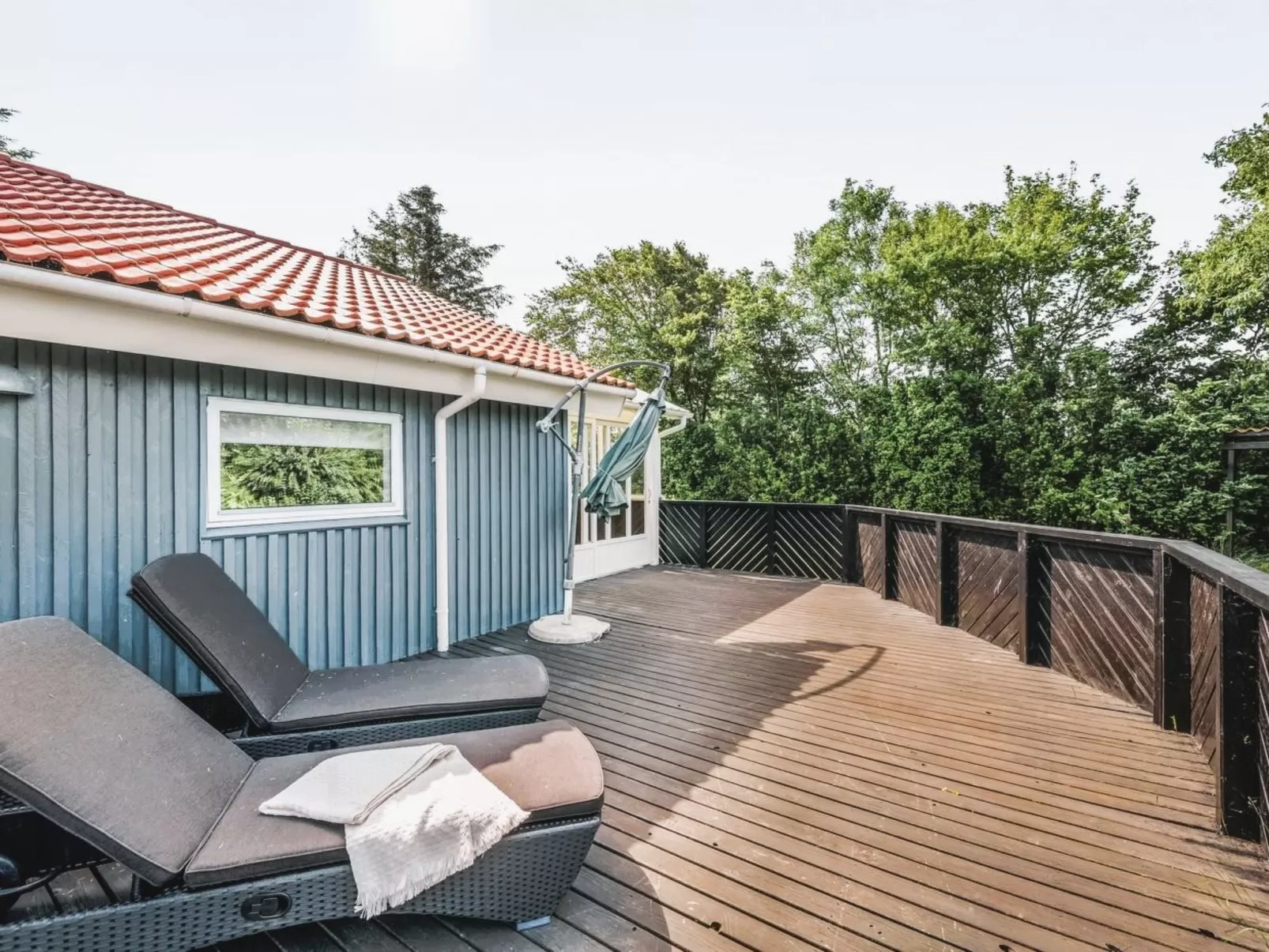 "Ingelis" - 150m to the fjord-Outside