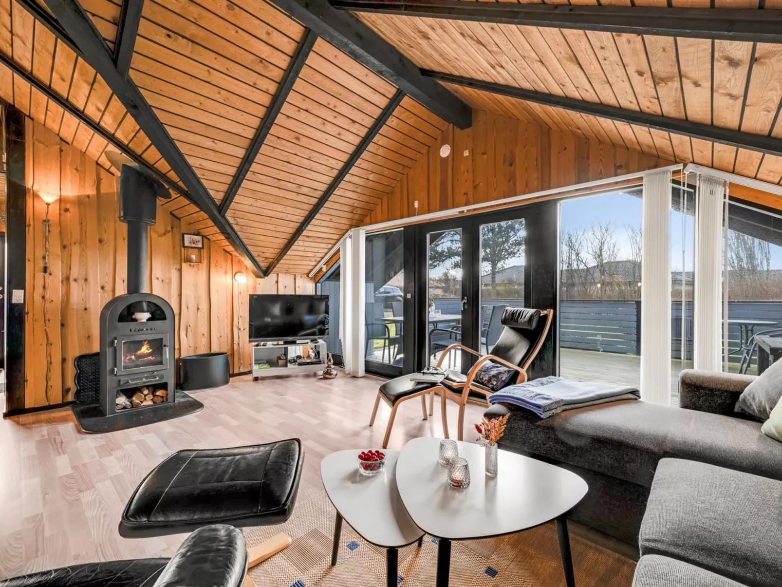 "Tjana" - 6km from the sea-Dedans