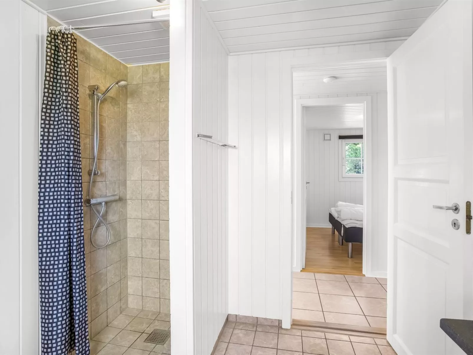 "Joseline" - 1.8km from the sea-Inside