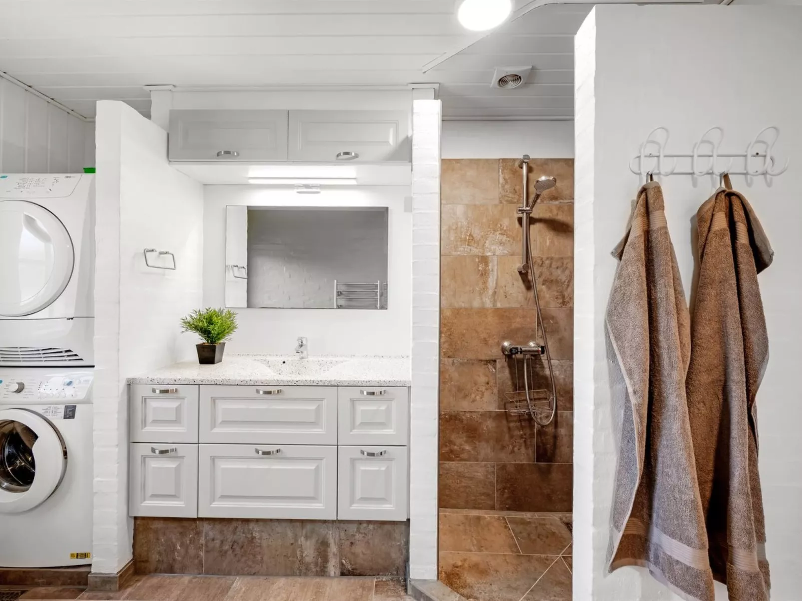 "Alwina" - 2.5km from the sea-Dedans