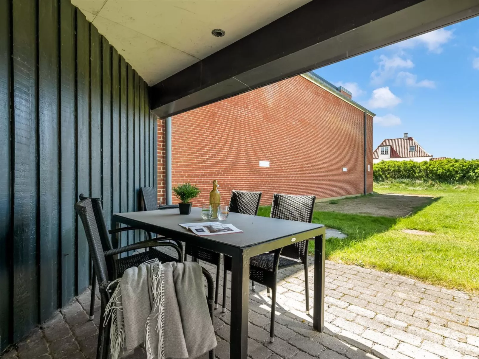 "Akai" - 100m from the sea-Dehors