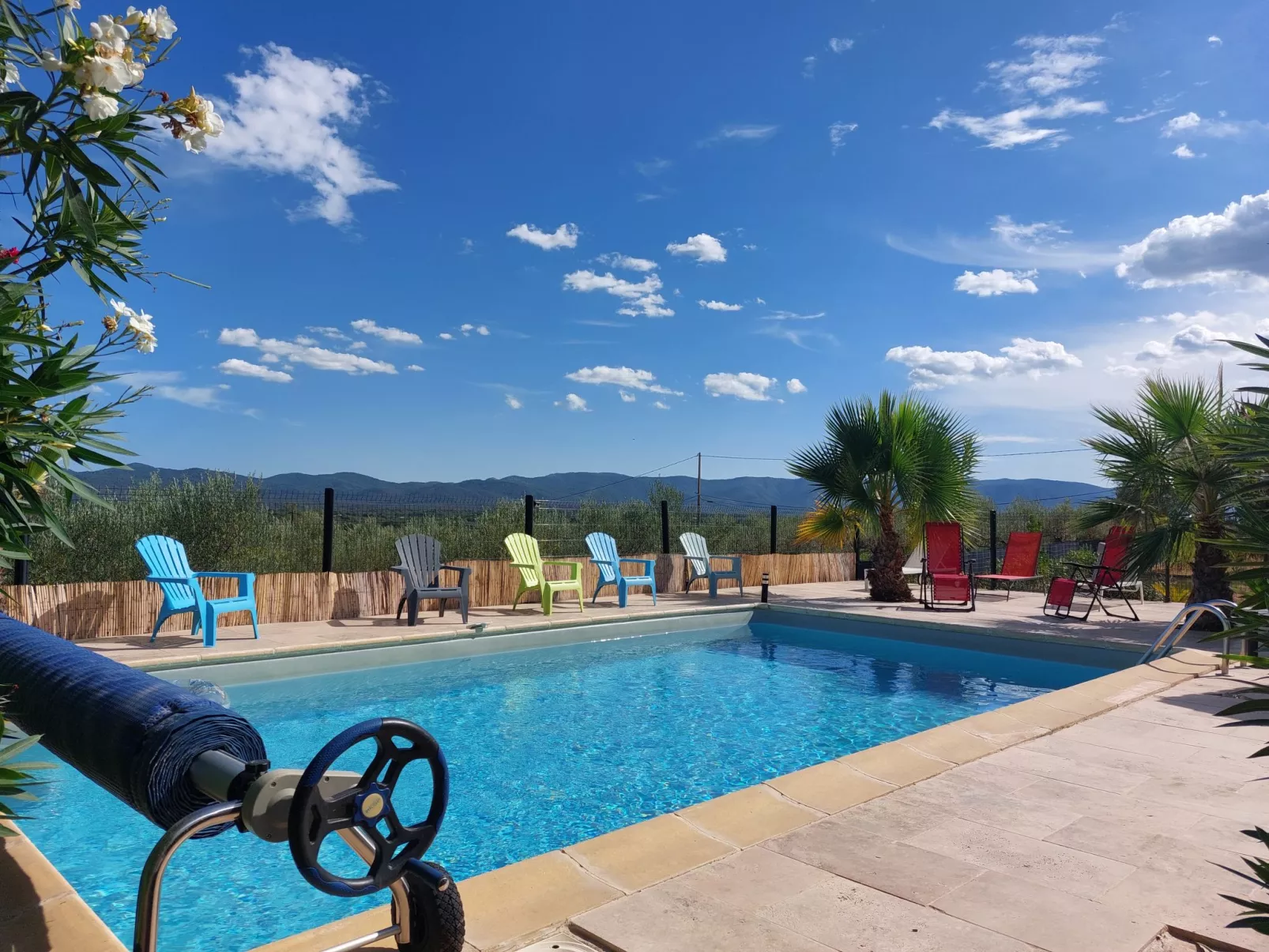 Les Lauriers Blancs-Outside