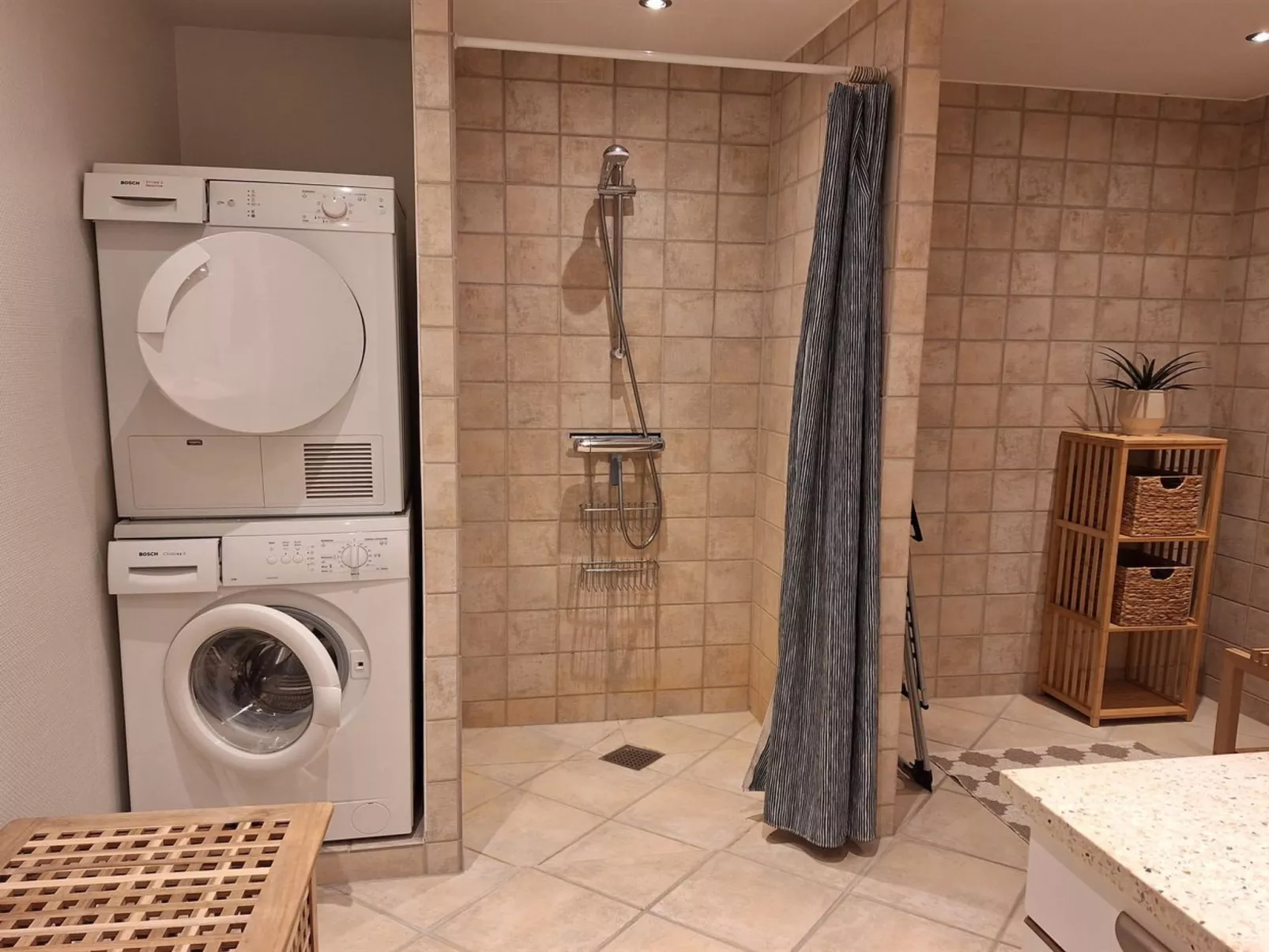 "Eleanore" - 25m from the sea-Inside