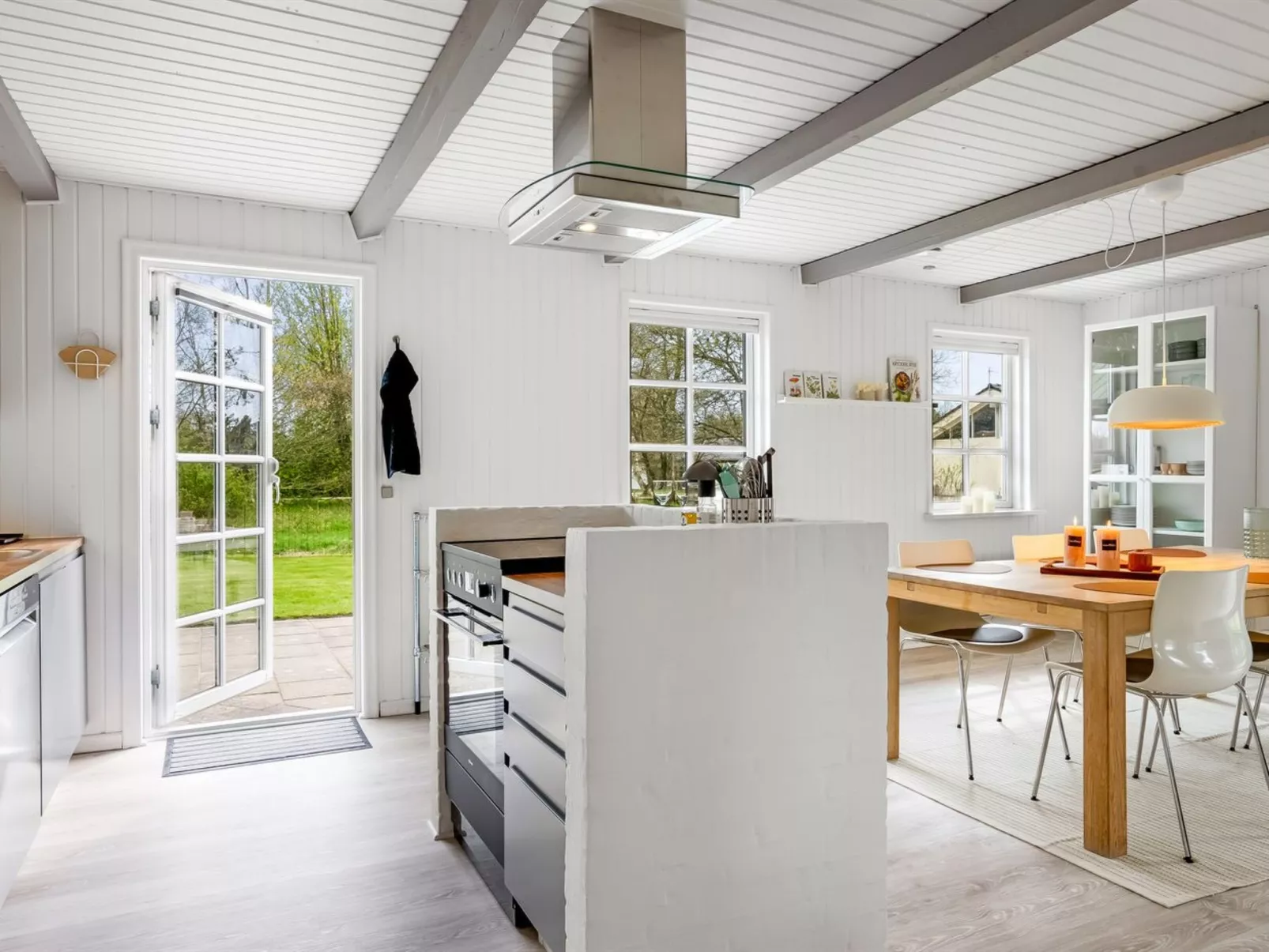 "Hinrich" - 750m from the sea-Dedans