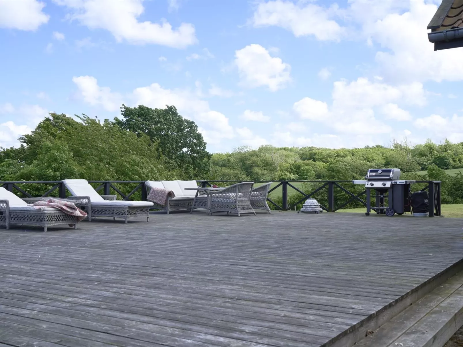 "Merrit" - 250m from the sea-Outside